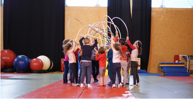 "Initiation au cirque", stage pour les petits au Plongeoir Pôle national Cirque, Le Mans
