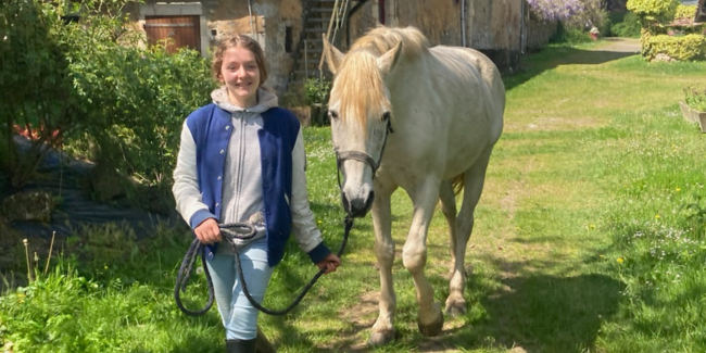 Faites grandir l'estime de soi de vos enfants au contact des chevaux avec Éthik'action