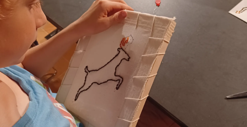 Atelier enfant "Bestiaire brodé" à Carnuta, la Maison de l'Homme et de la forêt