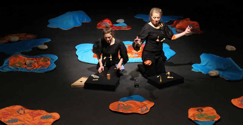 "TOUIK TOUIK", spectacle pour tout-petits à Carnuta, Maison de l'Homme et de la forêt