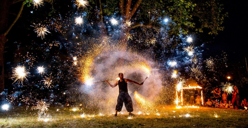 Deux soirées spectacles de feu au Manoir de la Cour